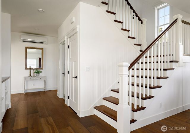 1649 Scenic Heights Road, Oak Harbor, WA 98277