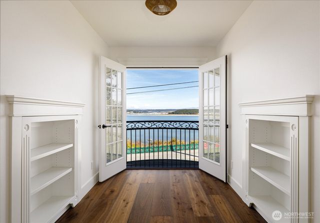 1649 Scenic Heights Road, Oak Harbor, WA 98277