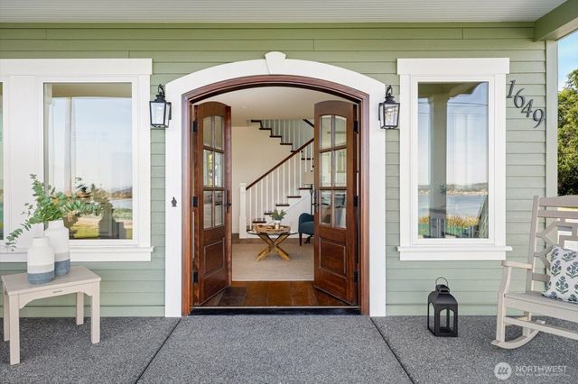 1649 Scenic Heights Road, Oak Harbor, WA 98277