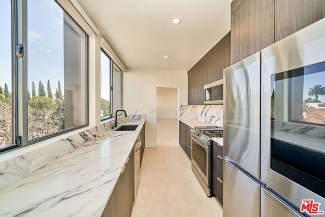 145 S Maple Drive 401, Beverly Hills, CA 90212