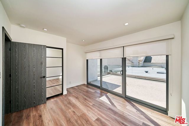 145 S Maple Drive 401, Beverly Hills, CA 90212