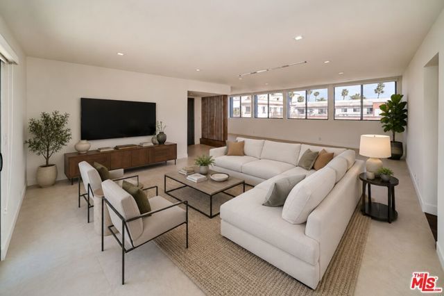145 S Maple Drive 401, Beverly Hills, CA 90212