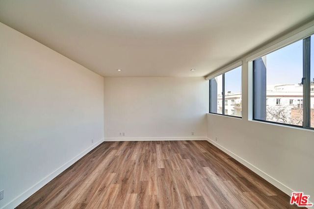 145 S Maple Drive 401, Beverly Hills, CA 90212