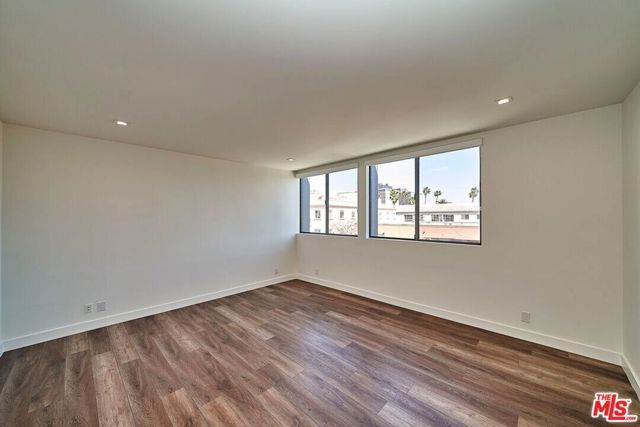 145 S Maple Drive 401, Beverly Hills, CA 90212