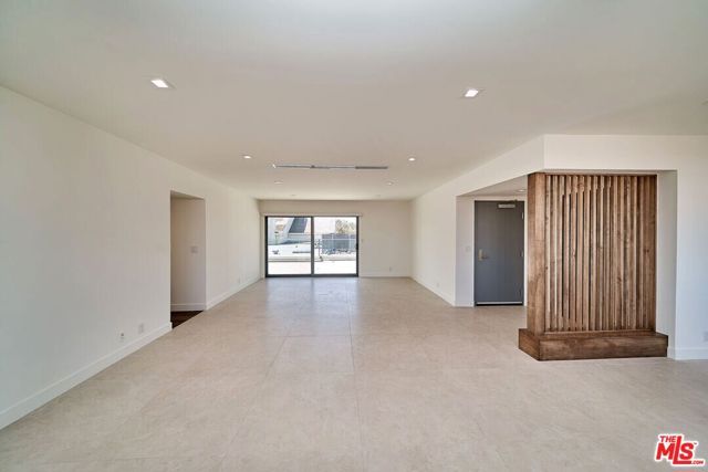 145 S Maple Drive 401, Beverly Hills, CA 90212