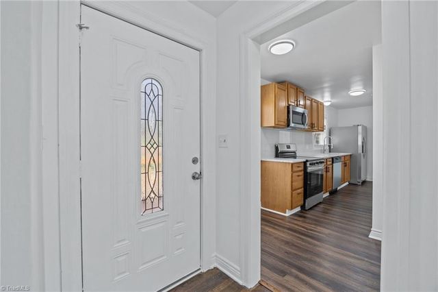 3420 Forest Lane, Pfafftown, NC 27040