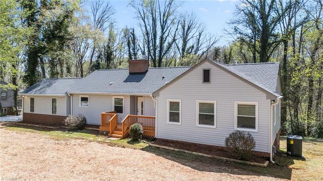 3420 Forest Lane, Pfafftown, NC 27040