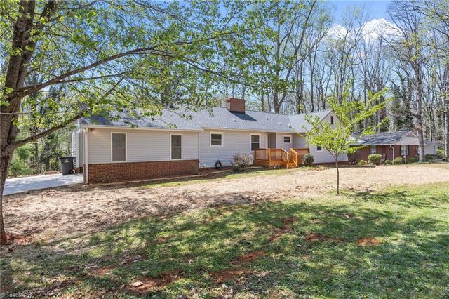 3420 Forest Lane, Pfafftown, NC 27040