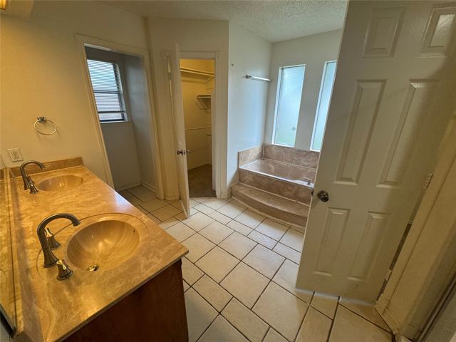 1940 WILLOW VALE Drive, Fort Worth, TX 76134