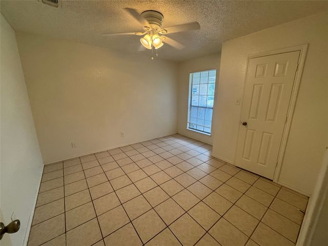 1940 WILLOW VALE Drive, Fort Worth, TX 76134