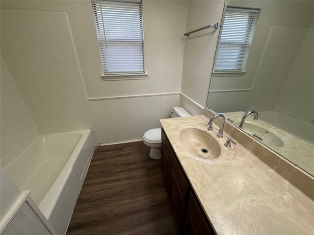 1940 WILLOW VALE Drive, Fort Worth, TX 76134