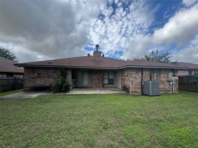 1940 WILLOW VALE Drive, Fort Worth, TX 76134