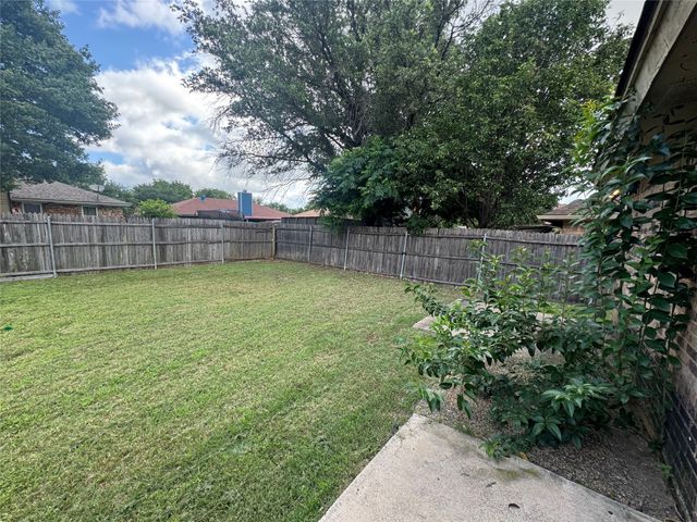 1940 WILLOW VALE Drive, Fort Worth, TX 76134