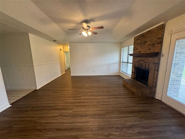 1940 WILLOW VALE Drive, Fort Worth, TX 76134
