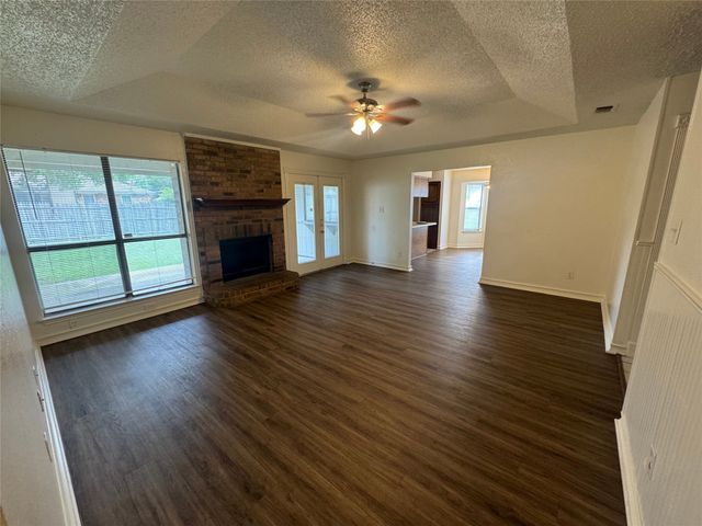 1940 WILLOW VALE Drive, Fort Worth, TX 76134