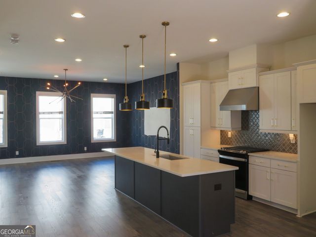 2452 Sycamore Road NW, Atlanta, GA 30318