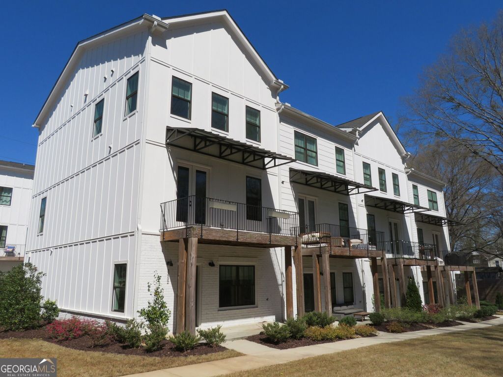 2452 Sycamore Road NW, Atlanta, GA 30318