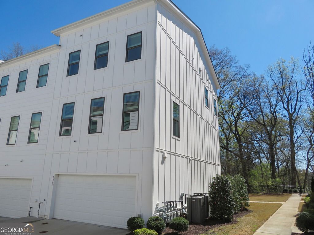 2452 Sycamore Road NW, Atlanta, GA 30318 — photo 2
