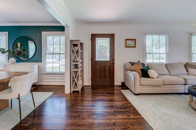 6042 Mccommas Boulevard, Dallas, TX 75206