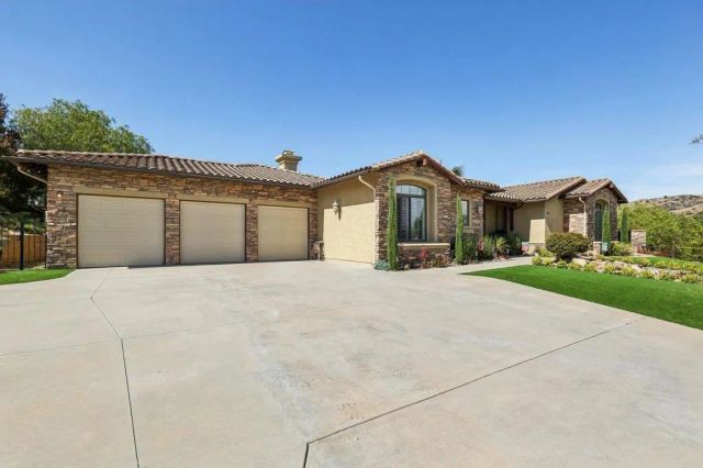 4030 Flowerwood Lane, Fallbrook, CA 92028