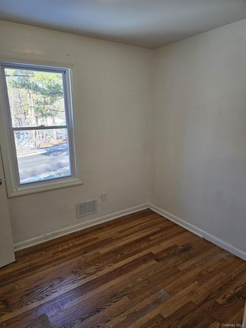 3 Christmas Hill Road, Airmont, NY 10952