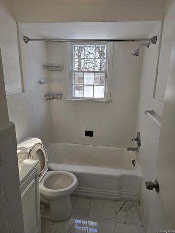 3 Christmas Hill Road, Airmont, NY 10952