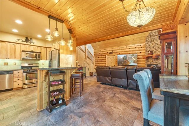 654 Villa Grove Drive, Big Bear City, CA 92314