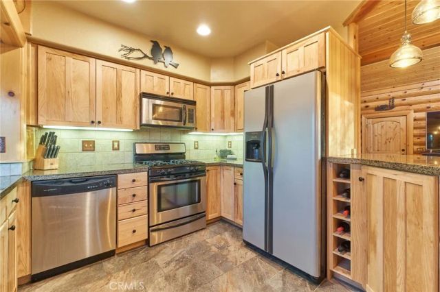 654 Villa Grove Drive, Big Bear City, CA 92314