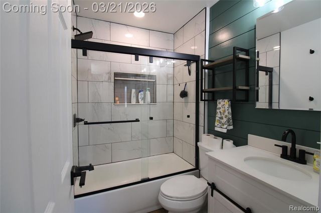 43 Doremus Avenue, Waterford, MI 48328