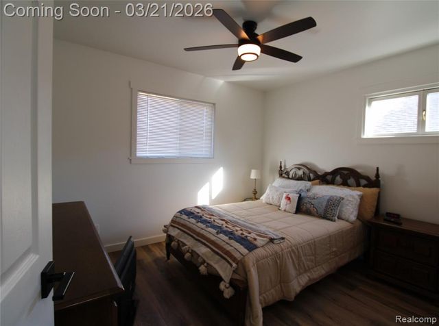 43 Doremus Avenue, Waterford, MI 48328