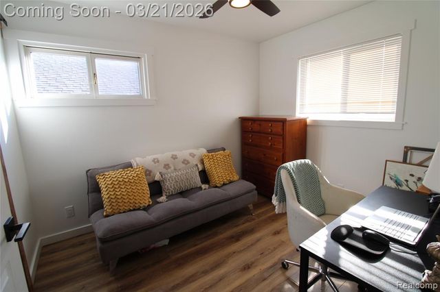 43 Doremus Avenue, Waterford, MI 48328