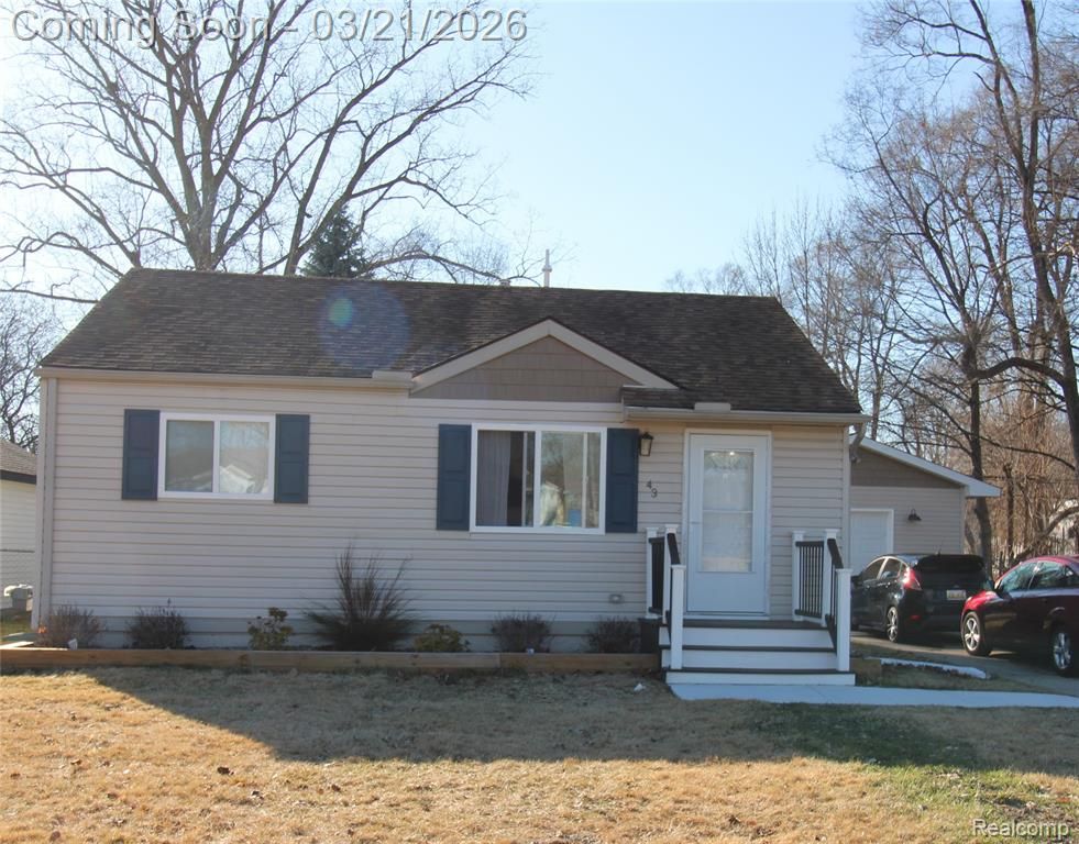 43 Doremus Avenue, Waterford, MI 48328