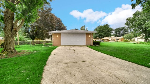 9507 Cleveland, Crown Point, IN 46307