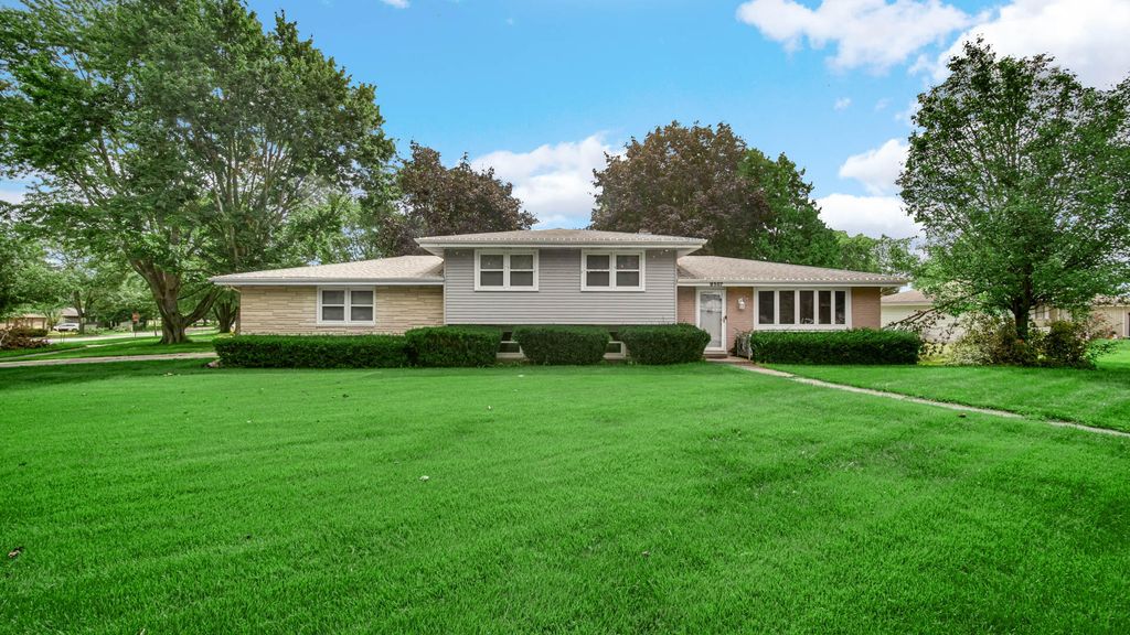 9507 Cleveland, Crown Point, IN 46307