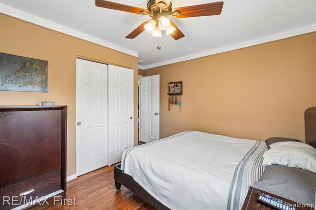 320 Hecht Drive, Madison Heights, MI 48071