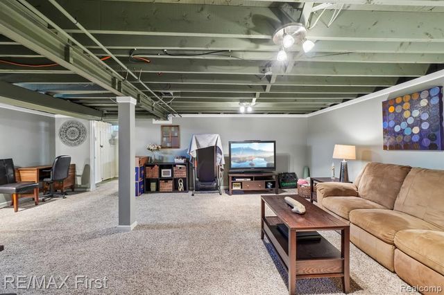 320 Hecht Drive, Madison Heights, MI 48071