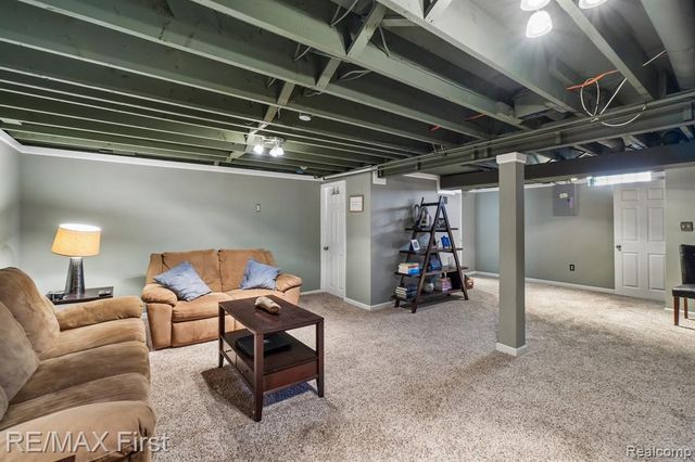 320 Hecht Drive, Madison Heights, MI 48071
