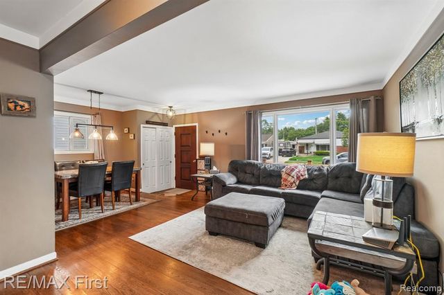 320 Hecht Drive, Madison Heights, MI 48071