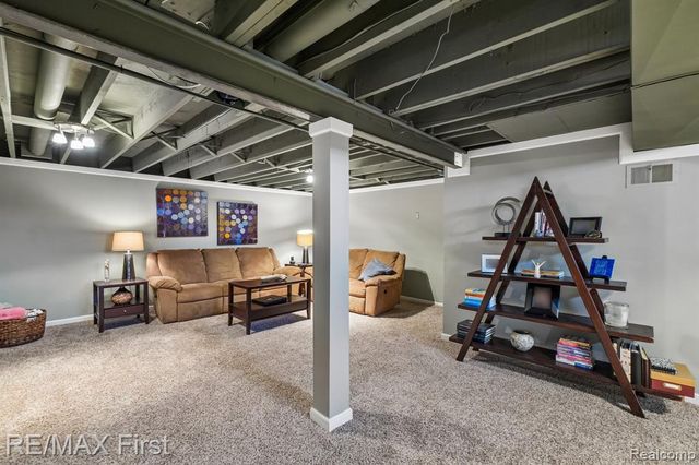 320 Hecht Drive, Madison Heights, MI 48071