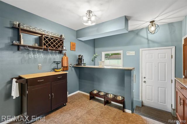 320 Hecht Drive, Madison Heights, MI 48071