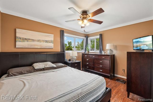 320 Hecht Drive, Madison Heights, MI 48071