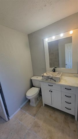 12018 Sandpiper Road, Angleton, TX 77515