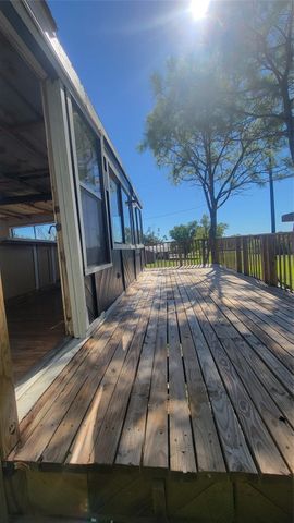12018 Sandpiper Road, Angleton, TX 77515