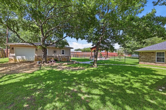 405 Lantern Ridge, Mansfield, TX 76063