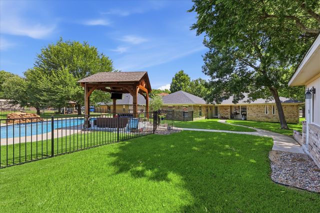 405 Lantern Ridge, Mansfield, TX 76063
