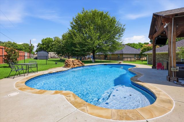405 Lantern Ridge, Mansfield, TX 76063