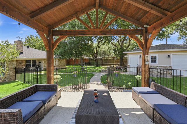 405 Lantern Ridge, Mansfield, TX 76063