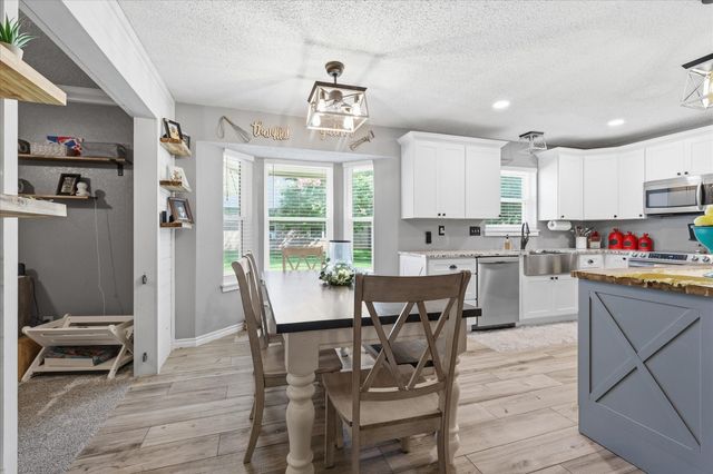 405 Lantern Ridge, Mansfield, TX 76063