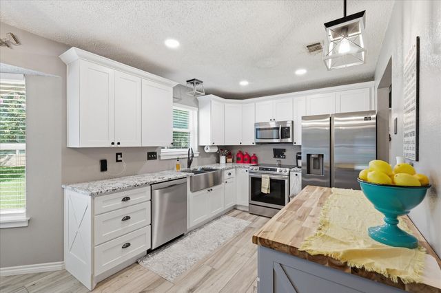 405 Lantern Ridge, Mansfield, TX 76063
