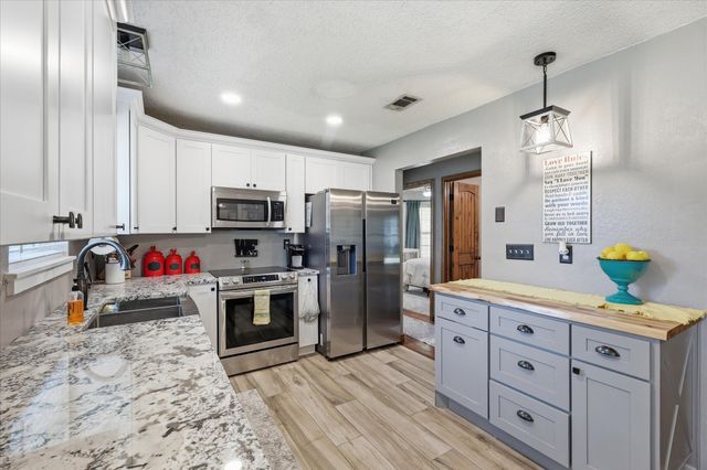 405 Lantern Ridge, Mansfield, TX 76063